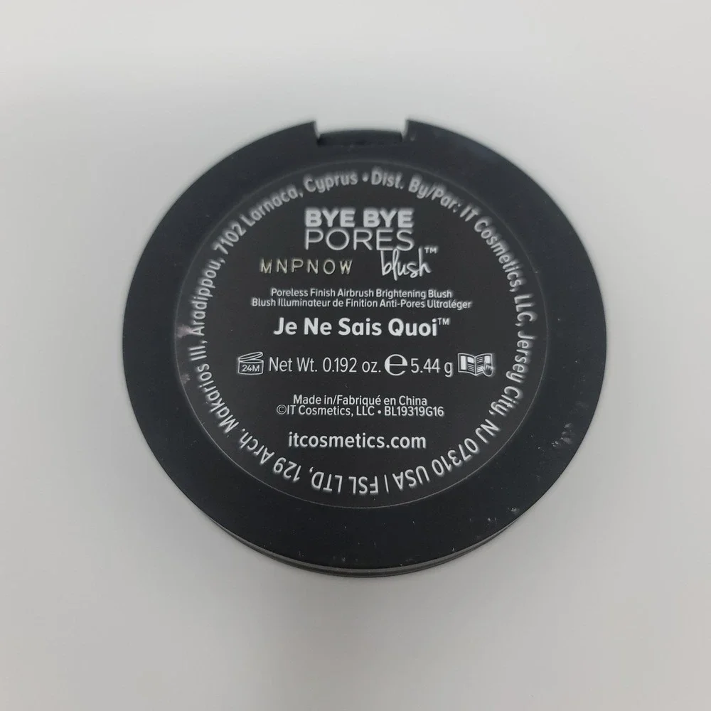 IT Cosmetics Bye Bye‎ Pores Airbrush Blush 0.192 oz Je Ne Sais Quoi New